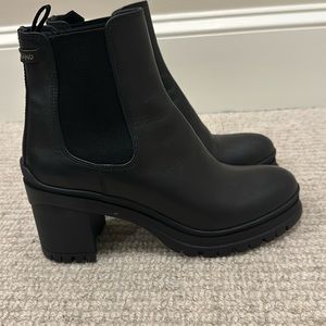 Prada Lug sole Chelsea boot Size 39 -Black